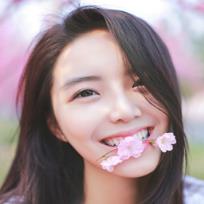 lol主播余霜写真壁纸手机版