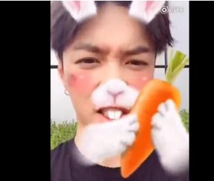 张艺兴狂啃胡萝卜视频播放手机版