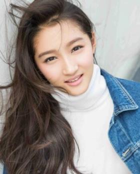 国民闺女关晓彤弹古琴视频